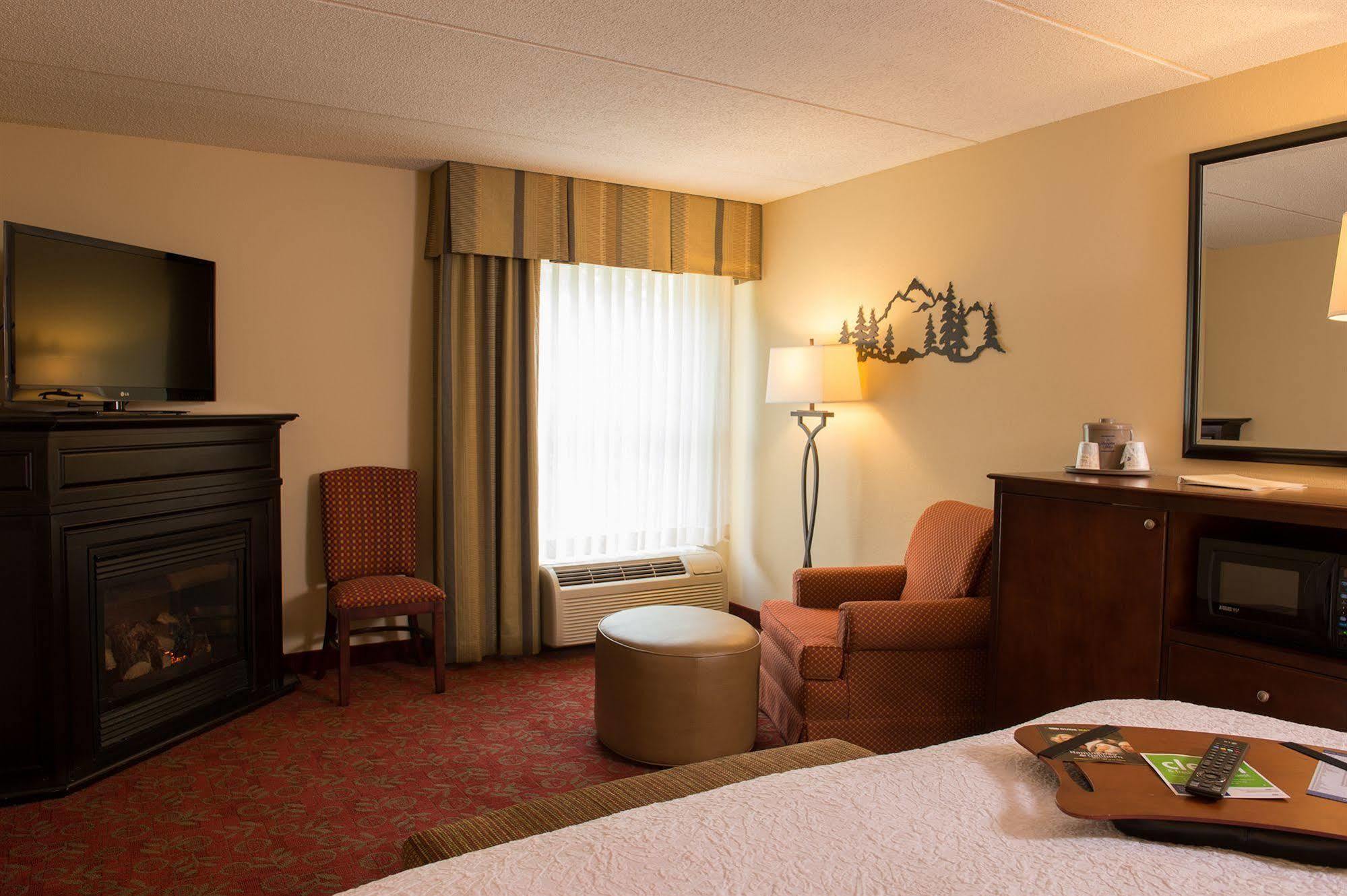 Hampton Inn & Suites Pigeon Forge On The Parkway Стая снимка